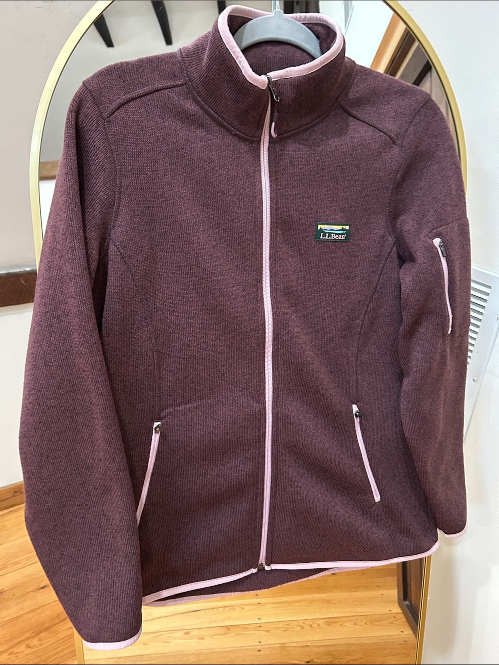 L.L Bean Women’s Plum Fleece Full Zip Jacket Size Large. Excellent Condition